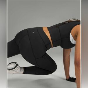 Lululemon Legging Power Thru High Rise sz 6
Tight